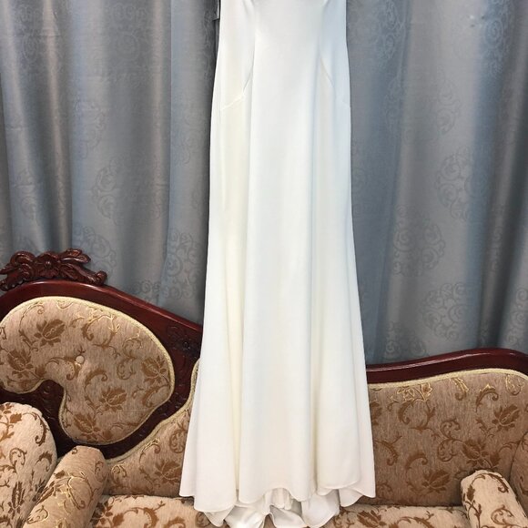 New Ivory Wedding Dress, Crepe Simple Elegant, Comfortable Keyhole Back Backless - Picture 5 of 11